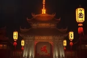 都市剧《夜班电车》末班车厢内景剧照
